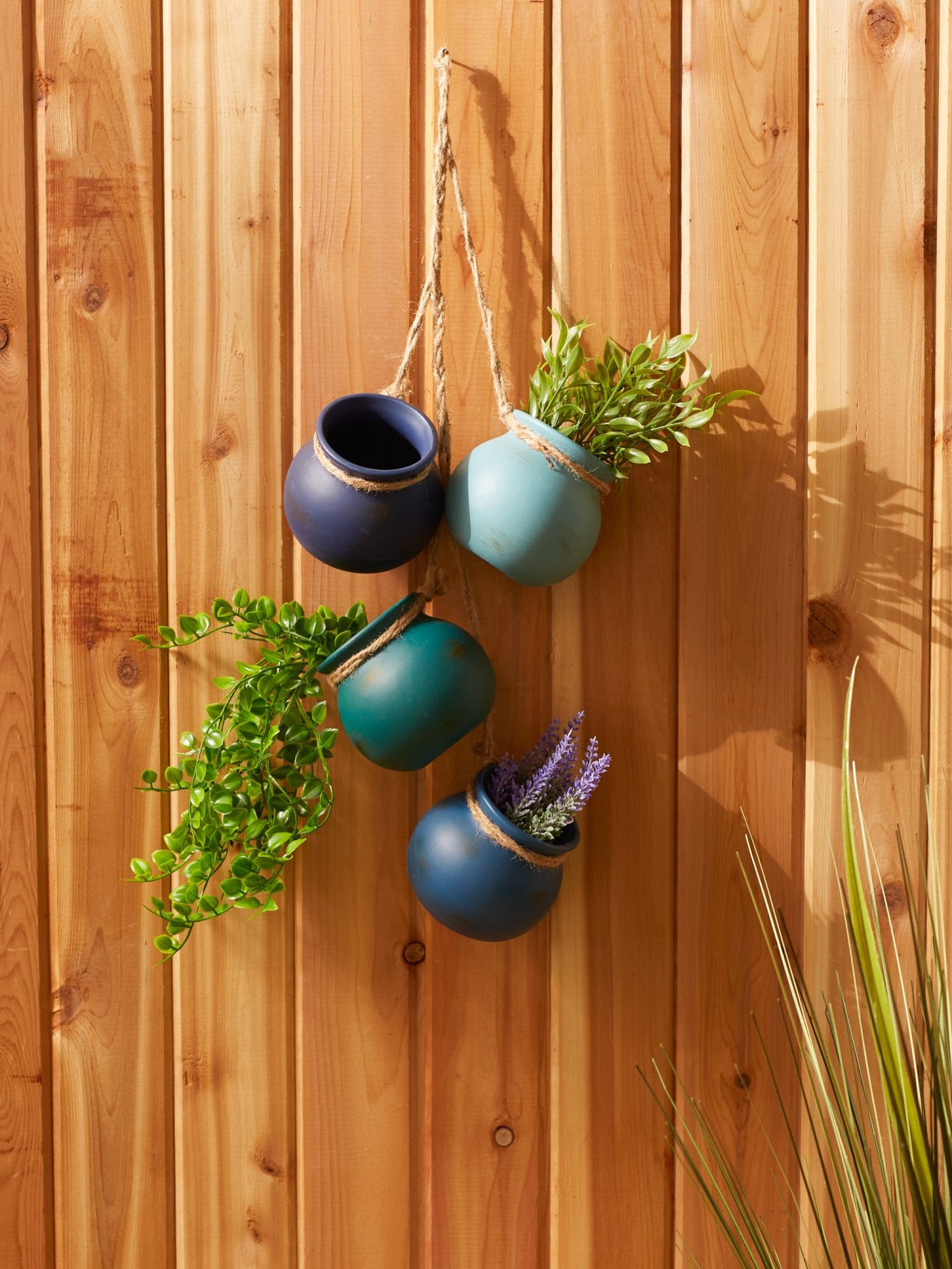 BLUE TONES DANGLING MINI POTS